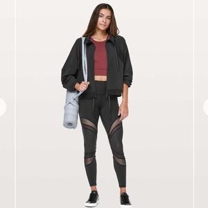 *NWT* Lululemon Seek The Heat Tight Size 4